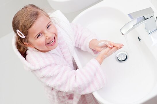 Per proteggersi dall'infezione da vermi, è necessario lavarsi le mani